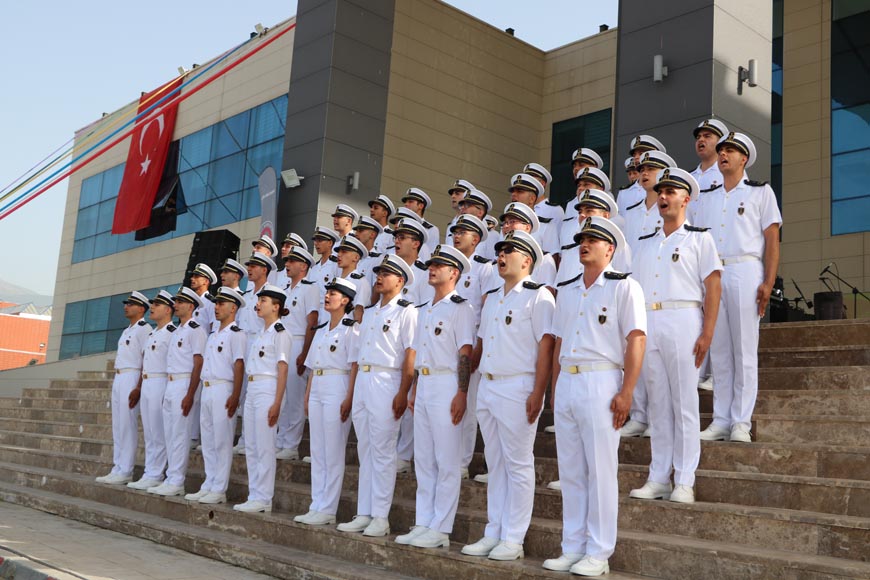 İSTE’Lİ DENİZCİLER MESLEK YEMİNİ ETTİ