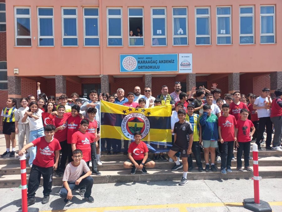 Fenerbahçeliler Derneği’nden Anlamlı Ziyaret: 23 Nisan’ı Öğrencilerle Kutladılar
